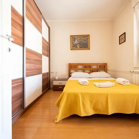 Tropicana - Spacious On Great Location *