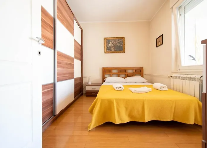 Tropicana - Spacious On Great Location *