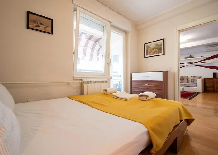 Tropicana - Spacious On Great Location