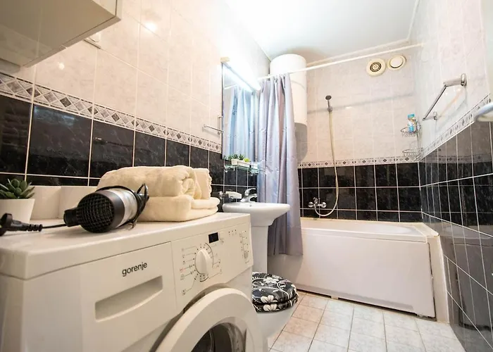 Tropicana - Spacious On Great Location *